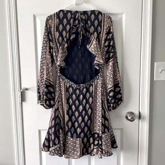 Chelsea 28 Cutout Back Ruffle Hem Long Sleeve Dress - Picture 5 of 5